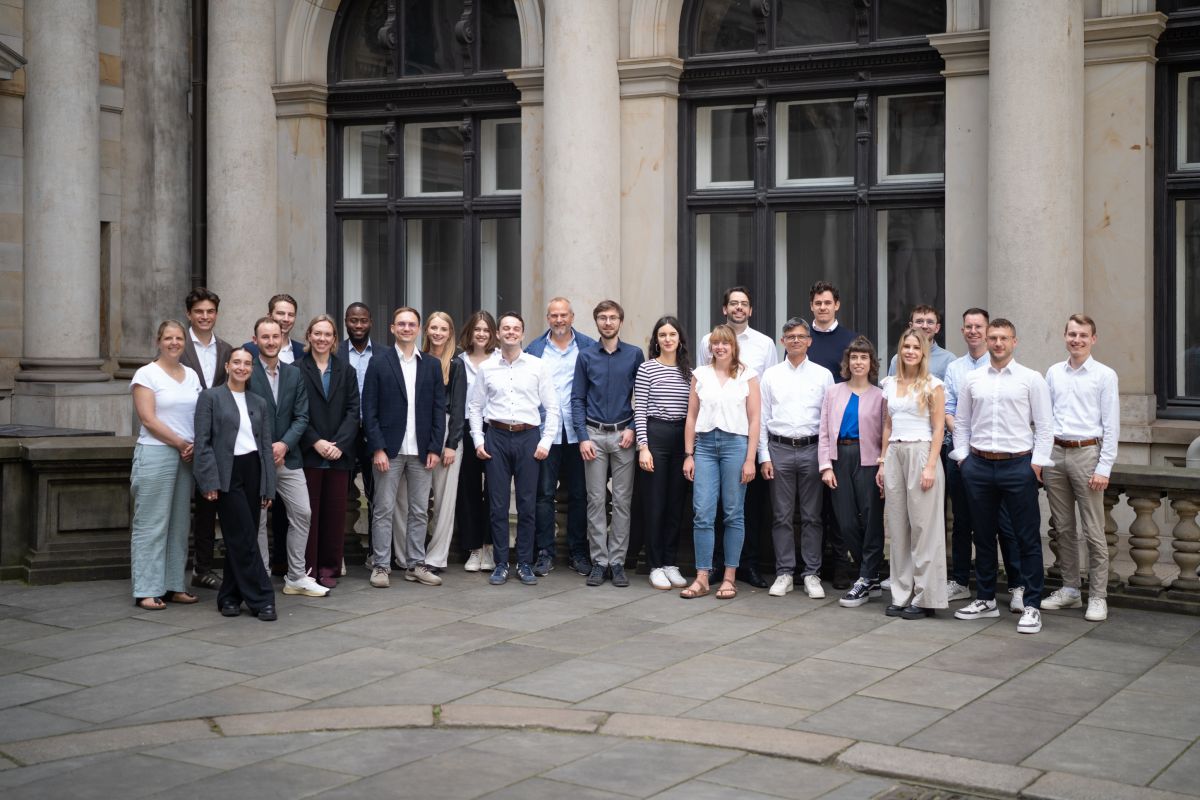 20250805_highberg_farbe_Gruppenfoto-02